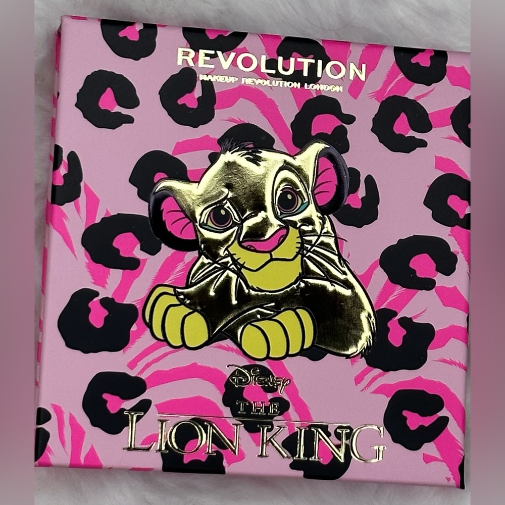 DISNEY Makeup Revolution Lion King I Walk On The Wild Side Eyeshadow Palette New